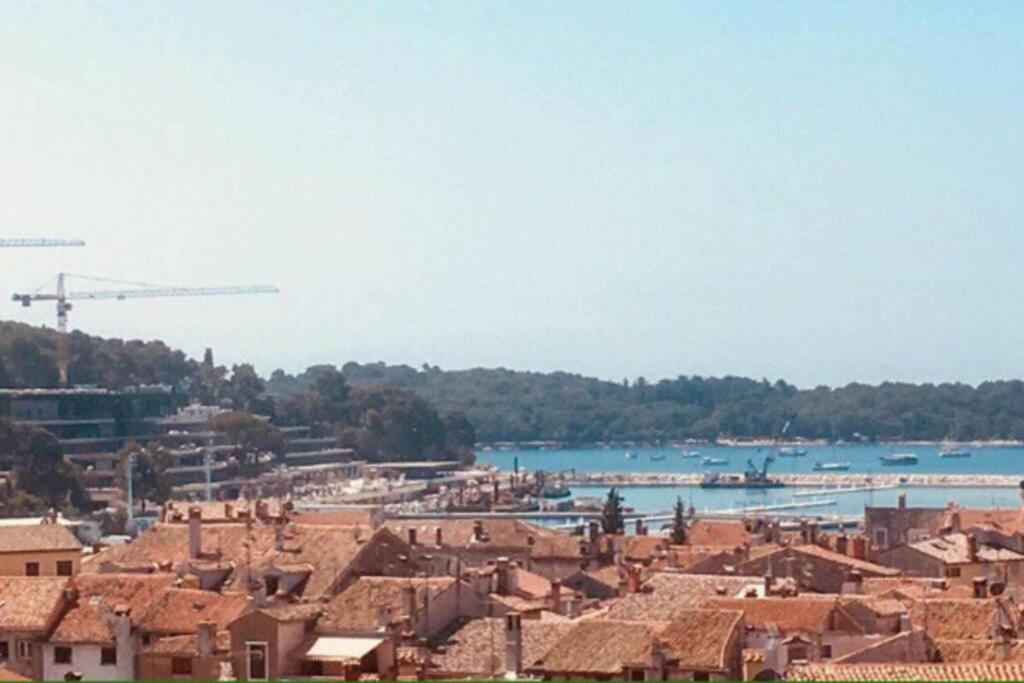 罗维尼Sea View House Fontera公寓 外观 照片