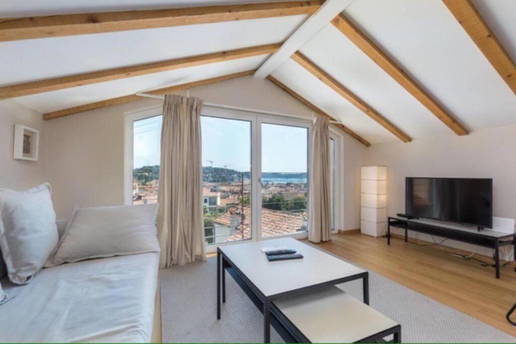 罗维尼Sea View House Fontera公寓 外观 照片