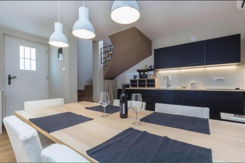 罗维尼Sea View House Fontera公寓 外观 照片