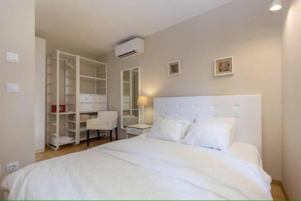 罗维尼Sea View House Fontera公寓 外观 照片