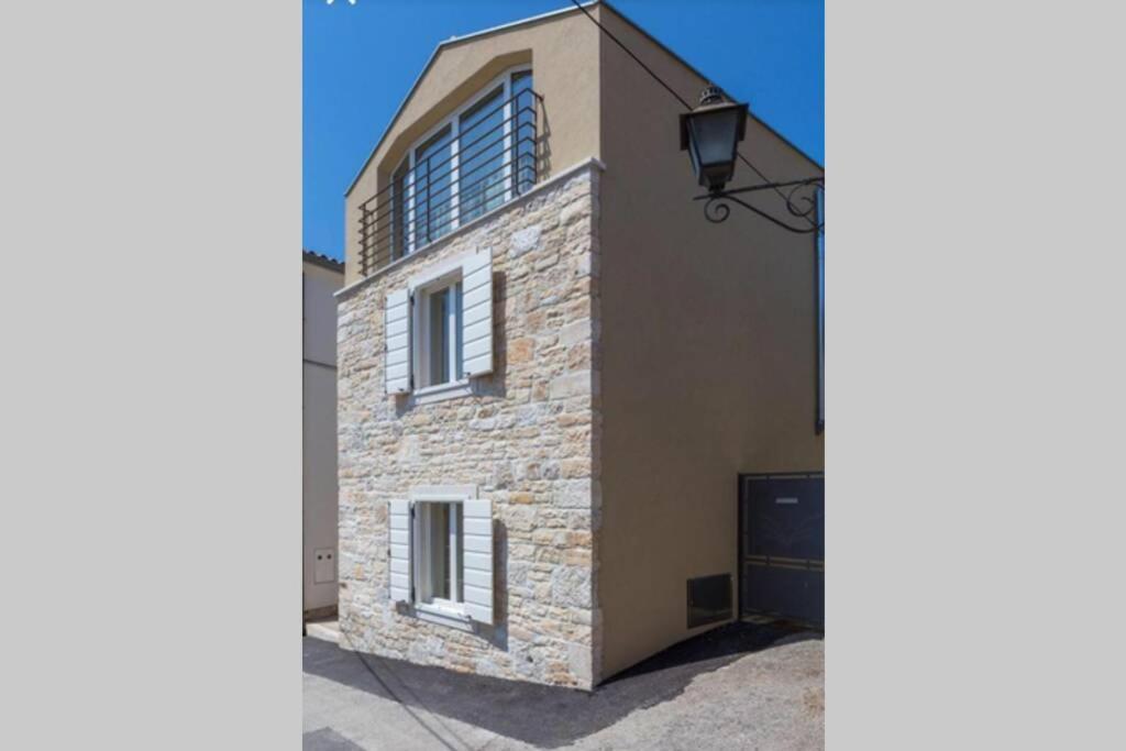 罗维尼Sea View House Fontera公寓 外观 照片