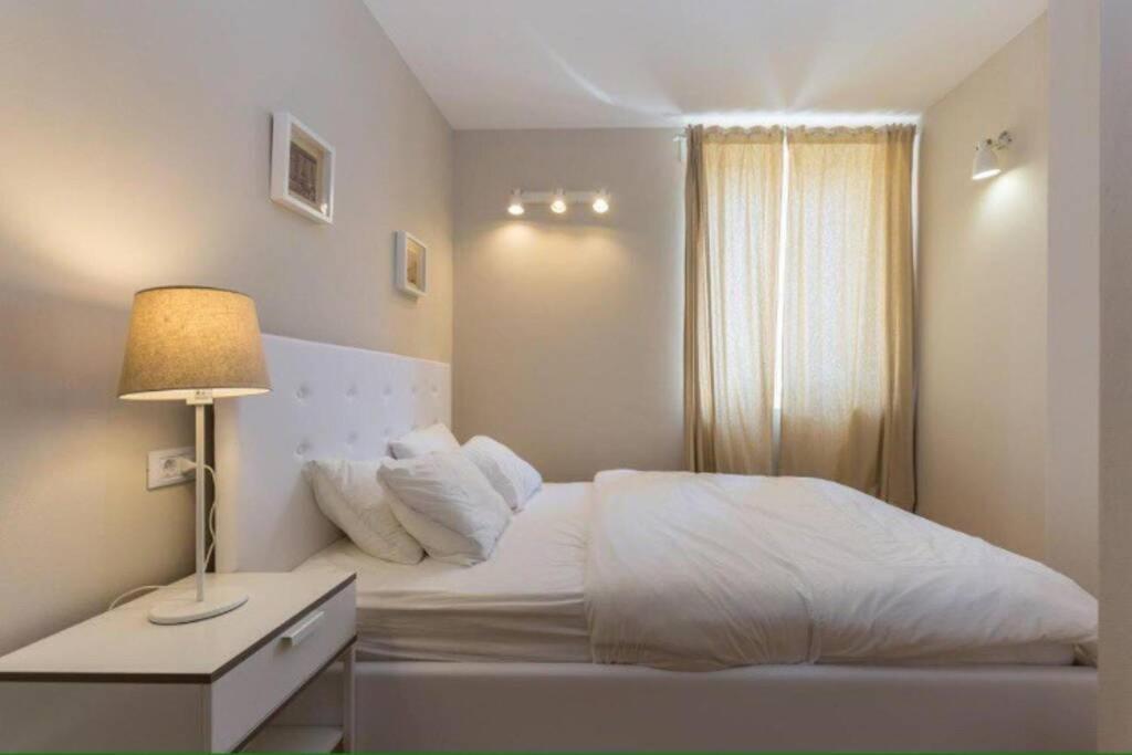 罗维尼Sea View House Fontera公寓 外观 照片